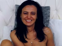 Hello everyone, I am Lauren and I like to meet new people, my smile will make you feel comfortable and you will open your heart around me. I am here to listen every thought, and i