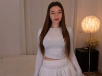  Stunning looks & stylish vibes Fun, engaging conversationsA positive and welcoming community Exclusive content & behind-the-scenes moments