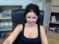 A petite brunette ;) with a feminine and positive energy. I love cooking, traveling, dancing, watching movies, riding my bike, reading books, and creating beautiful flower arrangements. I’m warm, curious, and love meeting new people ;). Spend some time with me — I promise good vibes, real conversations, and a genuine smile <3