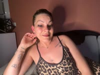 Minette du sud une (sexy infirmière) est là pour vous divertir , timide mais coquine