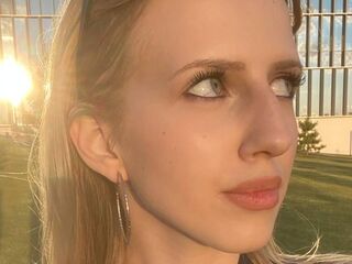 chat room picture AishaSpringstead