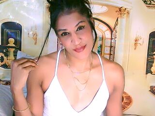 livecam picture AzzyGreene
