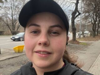 camgirl showing pussy DariaCalm