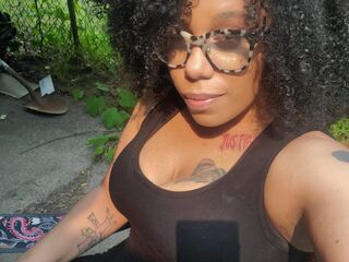 web chat DesiraeLuciano