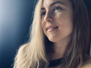 naked cam girl fingering pussy JannyJones