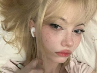 naughty cam girl fingering pussy LeonardaZeeman