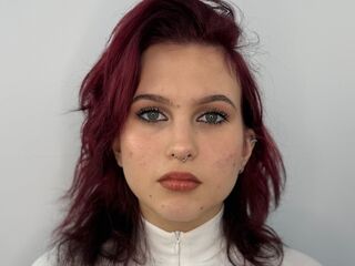 nude webcamgirl NiaBuckbee