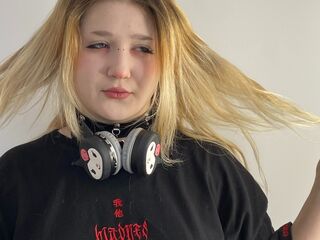 camgirl playing with sex toy PilarVanhee