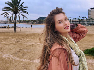 girl topless chat QuinnTakara