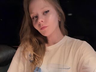fingering girl chatroom SophiePeachy