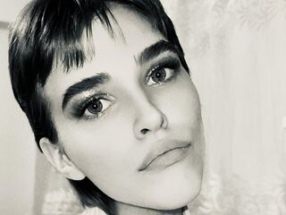 camwhore shaved pussy UdelaHailey