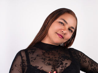 camgirl masturbating with dildo VivianMoreau