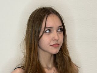 shaved pussy cam YokoMagliacane
