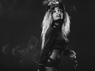 naughty cam AntonetteMoore