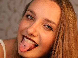 adult livecam BelleCox