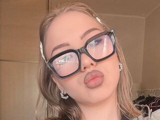 webcam striptease show SaraBaier
