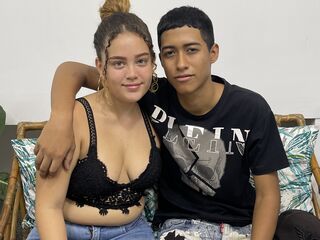 adult couple live sex show EmiAndLuis