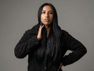 nude camgirl picture AdaharaBanks