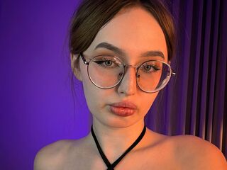 adult cam show AdeLuna