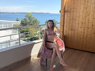 nude webcamgirl pic AlyVee