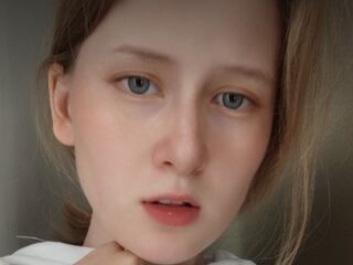 naked camgirl picture AmyCollege