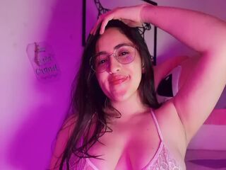webcam live show AmyVele