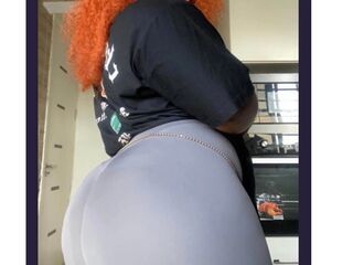 cam girl playing with vibrator AnnabelBecky