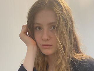 naked girl with webcam masturbating AuraTyce