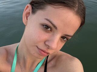 camgirl showing tits BonnySeto