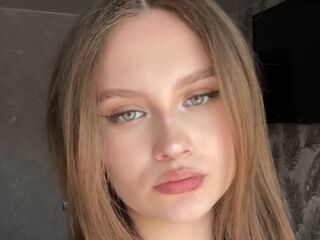 hot naked camgirl CarylonPreis