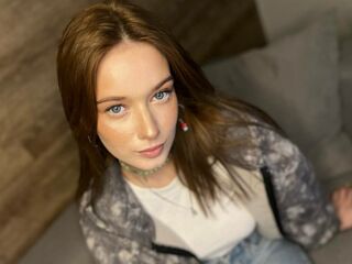 naked camgirl CassieCannedy