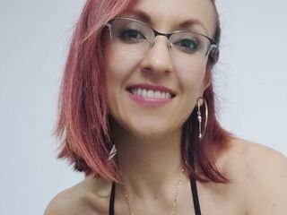 cam girl masturbating with sextoy CataMoreno