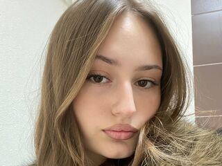 camgirl playing with sextoy ChauPoling