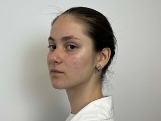 webcamgirl chatroom ChrisYurchak