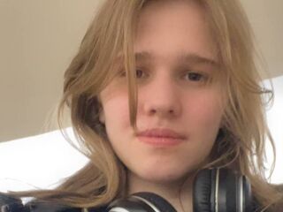 chatroom webcam photo ChristieDemaline