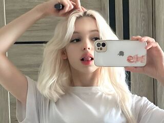 naked girl with webcam masturbating with dildo CourtneyAdamo