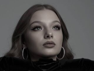 mastubating web cam girl CreolaScheidler