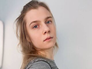 shaved pussy cam DonnettaLorino