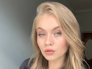 sexcam picture ElaraBrooks