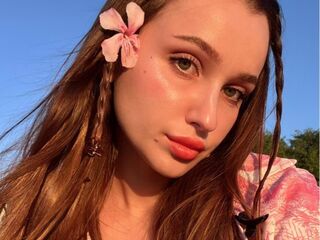 cam chat room ElisaHeathe