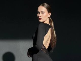 beautiful camgirl EmilyGiffin