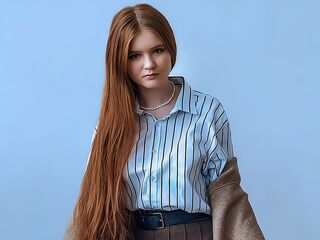 naked girl with webcam fingering pussy GwynBujarski