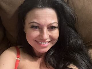 camslut fingering shaved pussy HaileyHavens