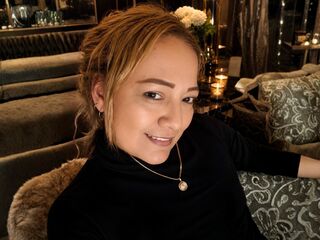 nude webcamgirl photo IrishFaster