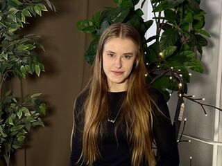 fingering webcam girl JeanetteKama