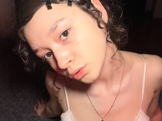 camwhore masturbating with sextoy JolynnOssman