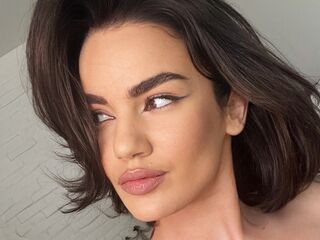 cam girl spreading pussy KiraAngella