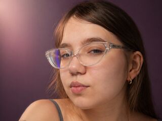 camgirl playing with dildo LaviniaSele