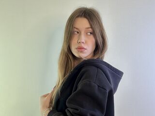 cam girl showing tits LeonilaKesling