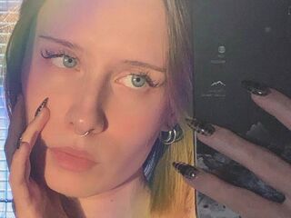 fingering webcam girl LeonilaSeedorf